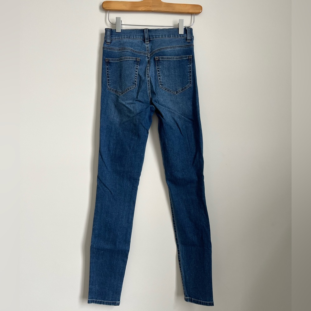 DYNAMITE Medium Wash Skinny Jeans - Picture 2 of 4